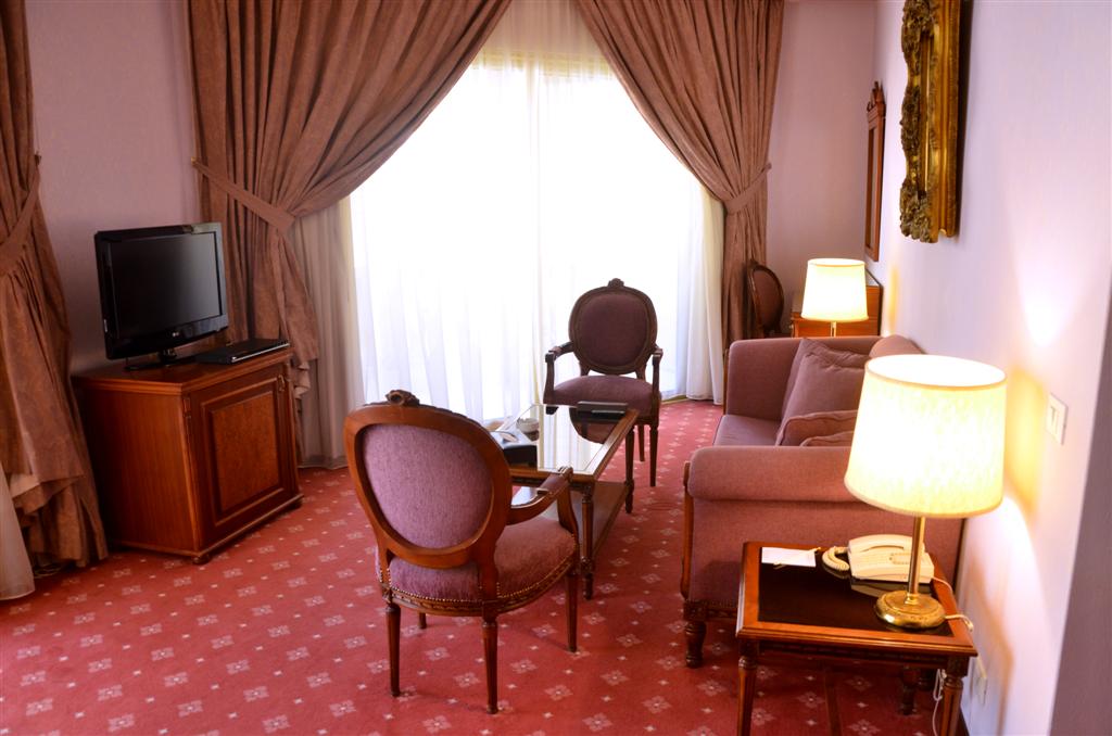 Executive Suite seating area at Serenada